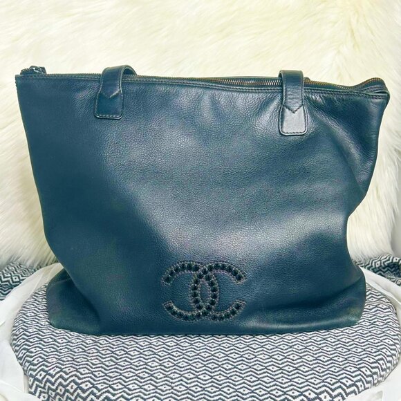 CHANEL Handbags - 💎✨RARE✨💎AUTHENTIC CHANEL COCO Black